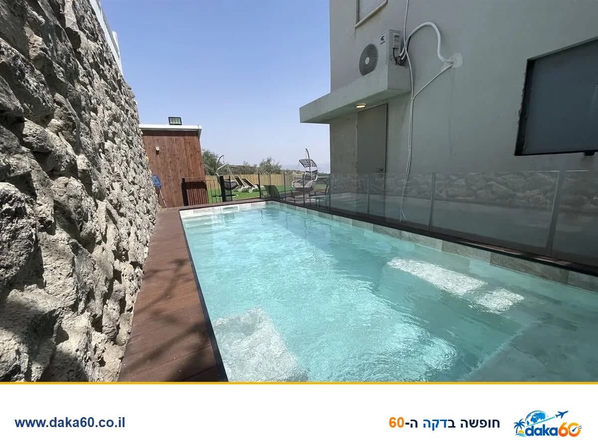 וילה ג'נסיס בוטיק במגדל ל-14 איש עם בריכה פרטית מחוממת ומקורה