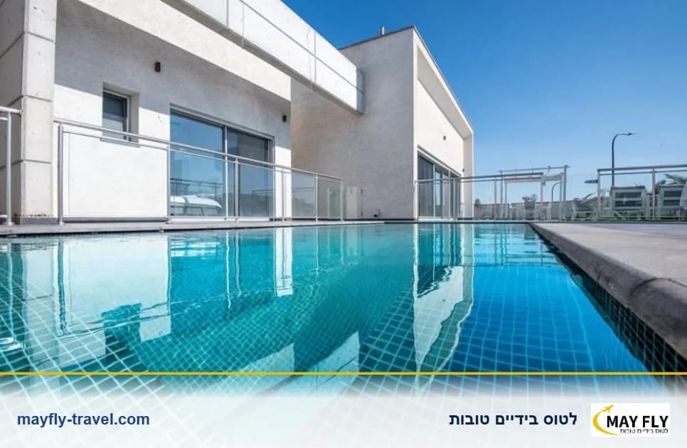 וילה נובה בדלתון עם 7 חדרי שינה ובריכה מחוממת